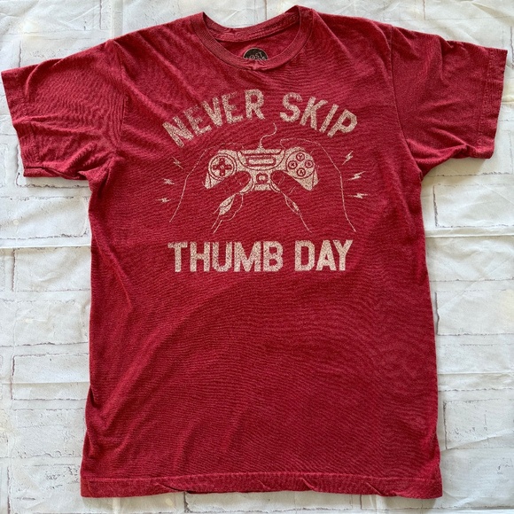 Lost Gods "Never Skip Thumb Day" Gamer Tee- Size  Medium - Picture 1 of 4
